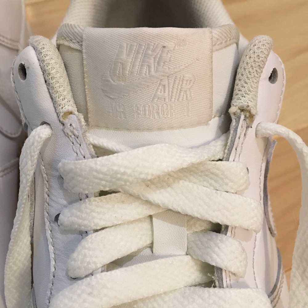 Nike Air Force 1 Low Triple White Men's Size 9.5 - Picture 8 of 11